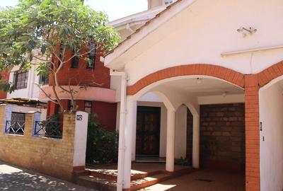 5 Bed Townhouse with En Suite at Westlands
