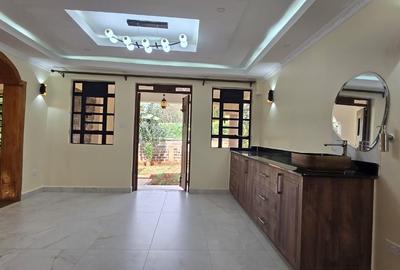 6 Bed House with En Suite in Kitisuru