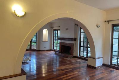 4 Bed Townhouse with En Suite in Spring Valley - 2