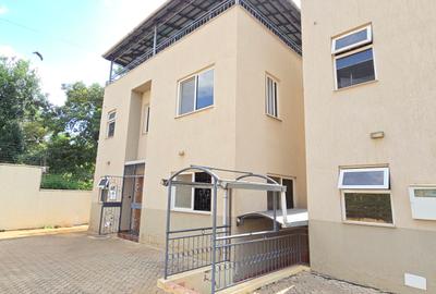 5 Bed Townhouse with En Suite at Convent Drive