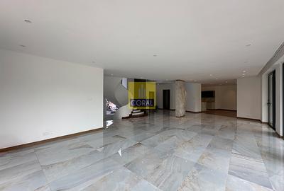 5 Bed House in Rosslyn - 2