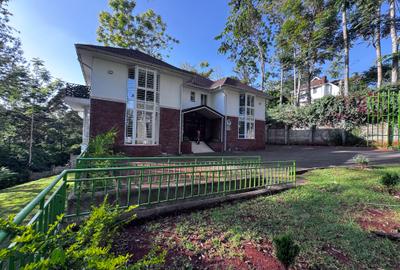 5 Bed Townhouse with En Suite in Rosslyn