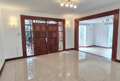 5 Bed House with En Suite at Rosslyn Lone 𝘵𝘳𝘦𝘦 - 4