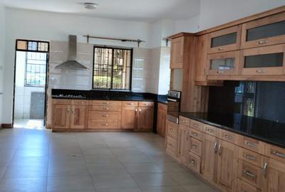 5 Bed Townhouse with En Suite at Off Peponi Road