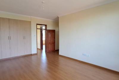 5 Bed Townhouse with En Suite in Kyuna - 2