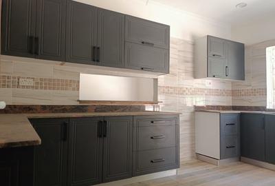 4 Bed House with En Suite at Westlands - 4