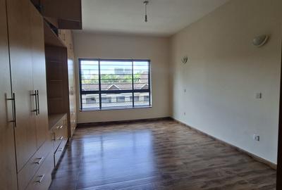 3 Bed Apartment with En Suite in Westlands Area - 4