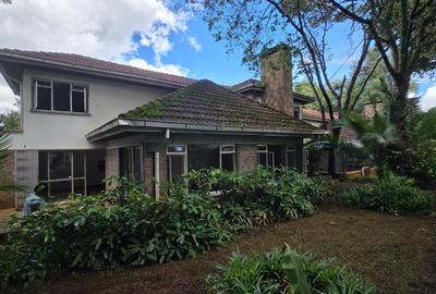 4 Bed House with En Suite in Lavington - 3
