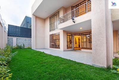 4 Bed Townhouse with En Suite in Ngong