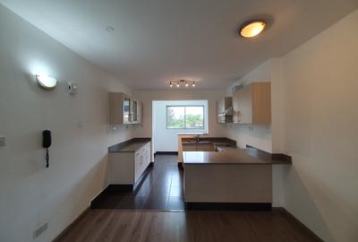 2 Bed Apartment with En Suite at Ojijo Road - 3