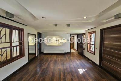 5 Bed House with En Suite in Loresho