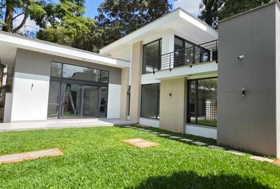2 Bed Townhouse with En Suite in Lavington
