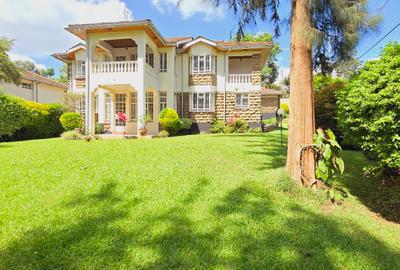 5 Bed Townhouse with En Suite at Off Mugumo Road