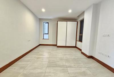 3 Bed Apartment with En Suite in Westlands Area