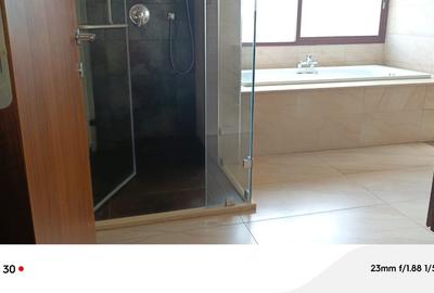 5 Bed Villa with En Suite in Lavington - 4