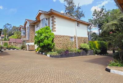 5 Bed Townhouse with En Suite at Lavington