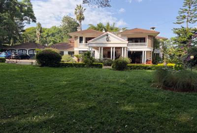 6 Bed House with En Suite in Runda