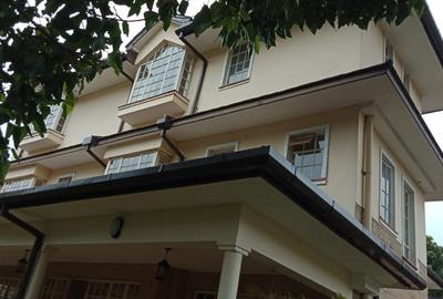 5 Bed Townhouse with En Suite in Lavington