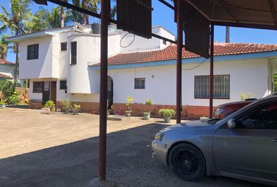 4 Bed House in Nyali Area