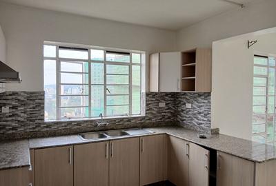 3 Bed Apartment with En Suite in Parklands - 4