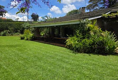 4 Bed House with En Suite in Nyari