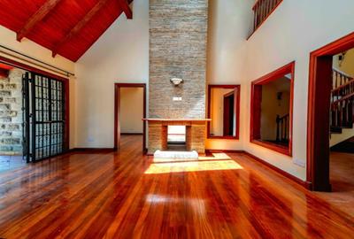 6 Bed Villa with En Suite in Karen - 2