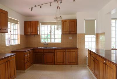 3 Bed House with En Suite in Runda