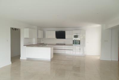 1 Bed Apartment with En Suite at Westlands - 4