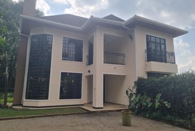 5 Bed Townhouse with En Suite in Runda