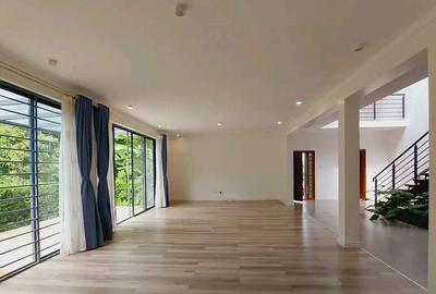 4 Bed Townhouse with En Suite in Runda - 2