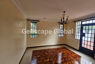 5 Bed House with En Suite in Runda - 2