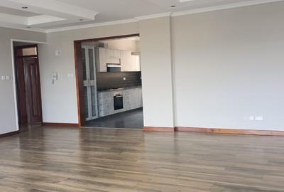 Serviced 3 Bed Apartment with En Suite in Riverside