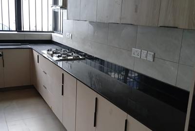 5 Bed Townhouse with En Suite in Westlands Area