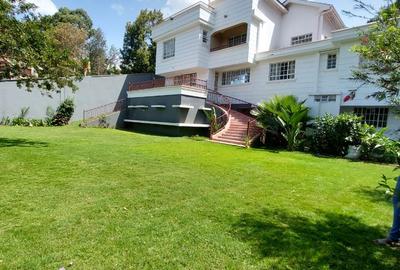 6 Bed House with Staff Quarters in Kitisuru