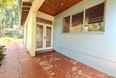 4 Bed House with En Suite at Loresho Crescent - 3