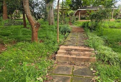 4 Bed House with En Suite in Lavington - 3
