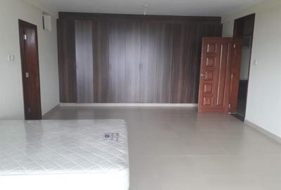 3 Bed Apartment with En Suite in Kilimani