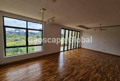 4 Bed Townhouse with En Suite in Rosslyn - 2