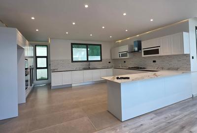 5 Bed Townhouse with En Suite at Chalbi Drive - 4
