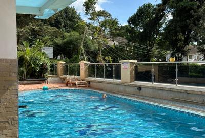 3 Bed Apartment with En Suite in Riverside