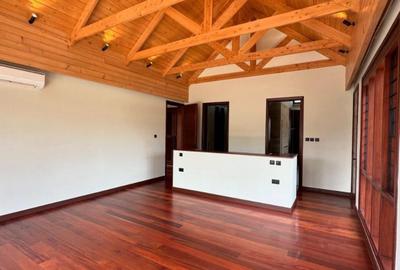 4 Bed Villa with En Suite in Runda - 2