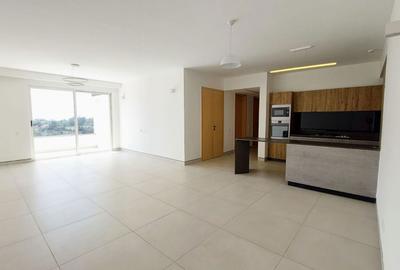2 Bed Apartment with En Suite in Kilimani - 4
