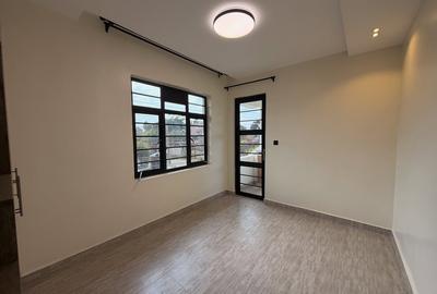 4 Bed House with En Suite at Membley - 4