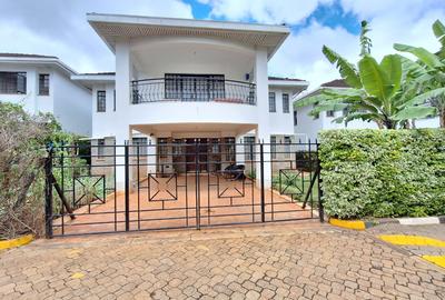 4 Bed Townhouse with En Suite at Kyuna