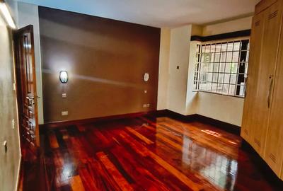 3 Bed Apartment with En Suite at Parklands - 4