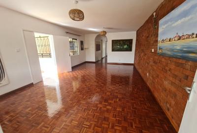 3 Bed Apartment with En Suite in Kilimani - 2