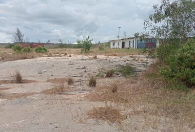 2 ac Commercial Property with Parking at Kokotoni - Mariakani - 2