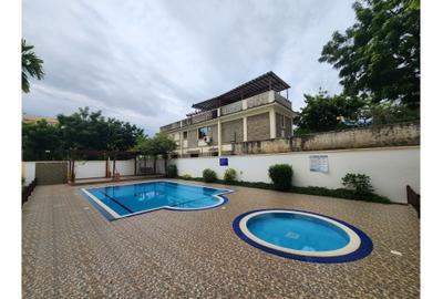 3 Bed Apartment with En Suite at Greenwood Drive