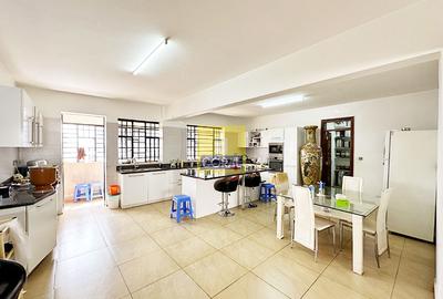 4 Bed Apartment with Parking in Parklands - 3