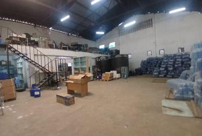5,000 ft² Warehouse with Backup Generator in Industrial Area - 4